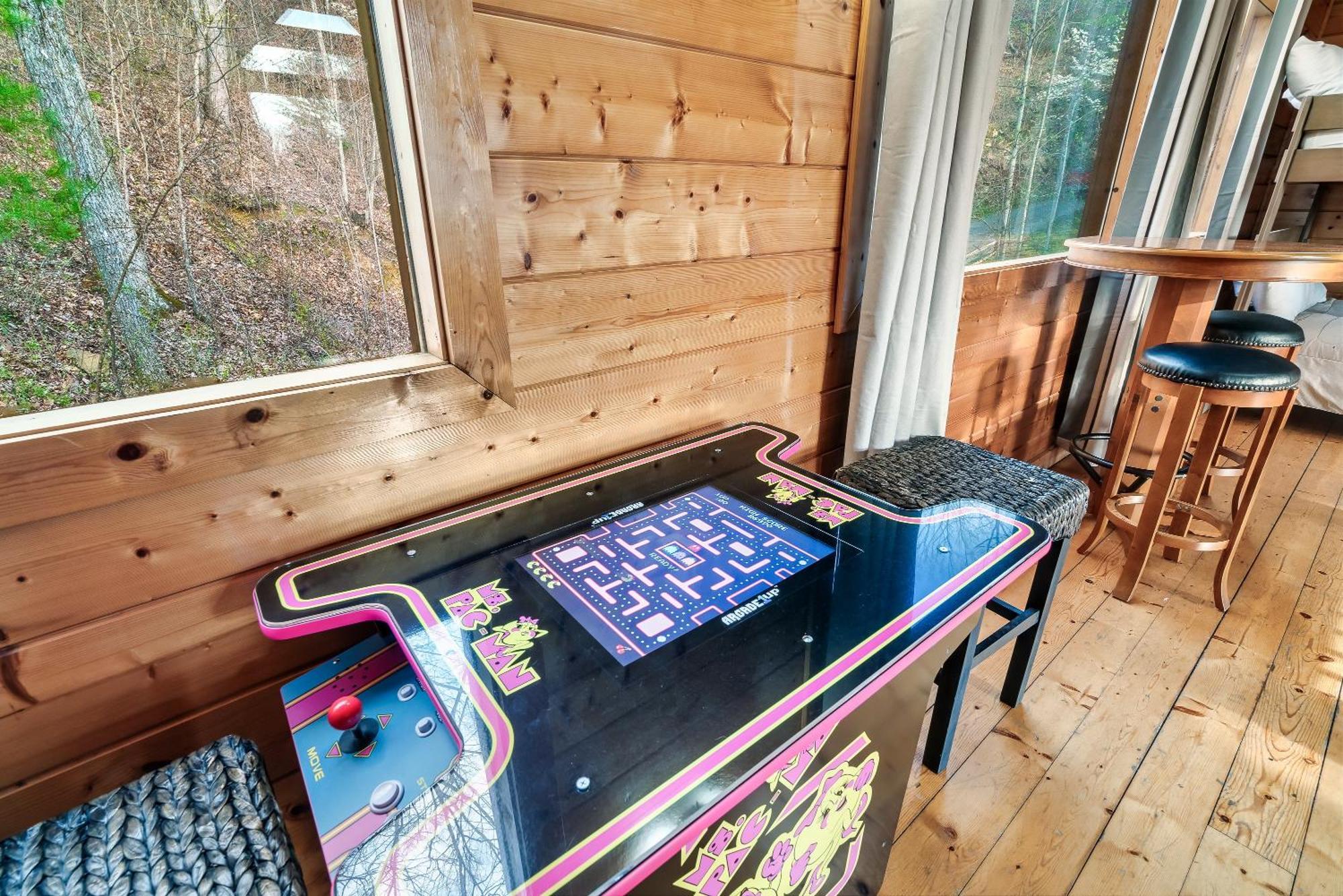 Private! Hot Tub, Views, & Games Villa Sevierville Eksteriør billede